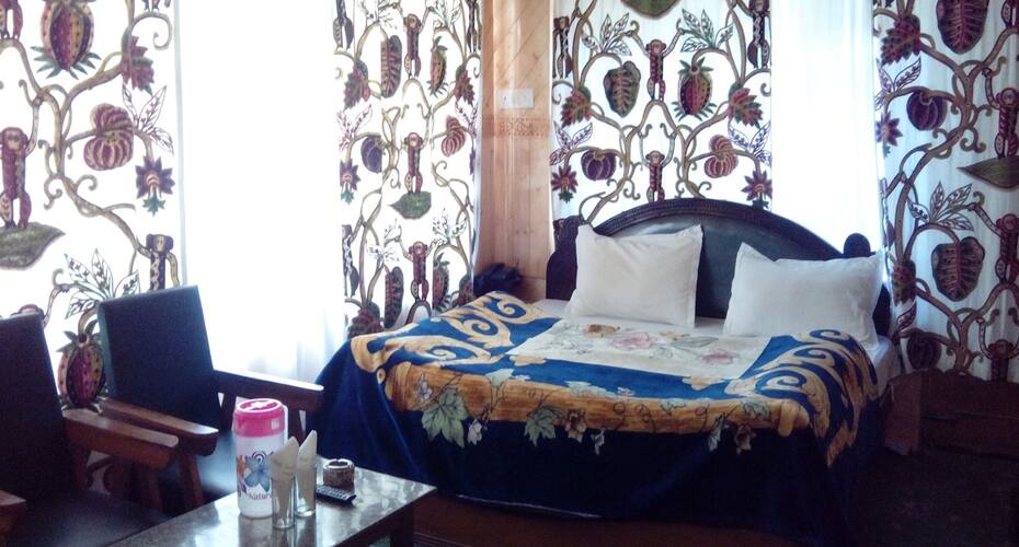New Tourist Palace, Pahalgam 5